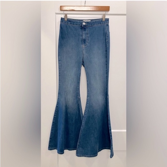 Free People We The Free Just Float On Flare Jeans | Jericho Blue | High Rise 27 - Picture 2 of 11